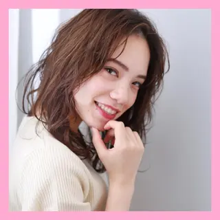 セミロング パーマ 🪐脱白髪染め 🪐松尾菜々美のヘアスタイル
