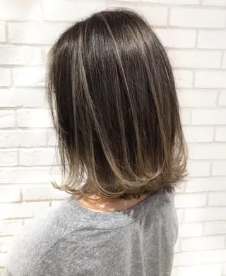 ショート カラー 小島 侑衣のヘアスタイル
