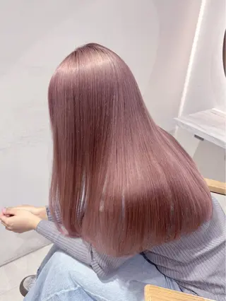 カラー ニトウ レイナのヘアスタイル