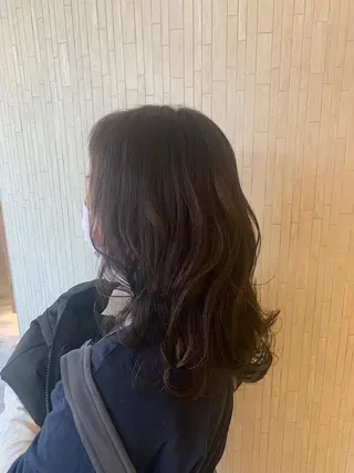 セミロング Aya/四条烏丸/ インナーカラーのヘアスタイル