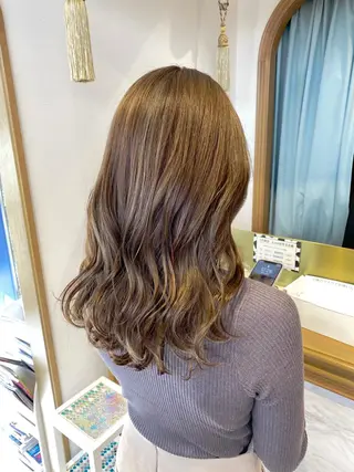 ミディアム レイヤーカット /透明感カラー西田のヘアスタイル
