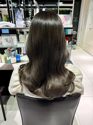 セミロング カラー レイヤー×艶髪🤎. 𝜗𝜚hitomiのヘアスタイル