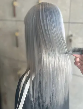 ロング カラー 🎀ハイトーン・艶 カラー HANA🎀のヘアスタイル