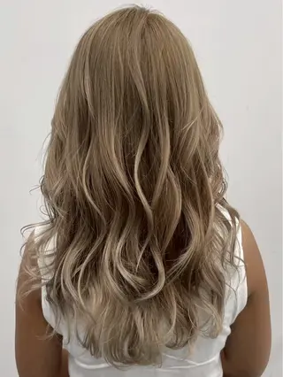 ロング カラー 🫧Kirara 🫧透明感カラーのヘアスタイル