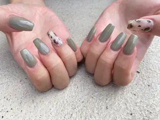 セミロング ネイル ✴︎ Delightのネイルデザイン