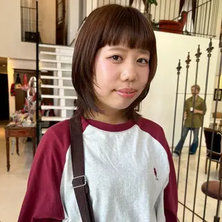 ミディアム カラー 金城 愛海のヘアスタイル