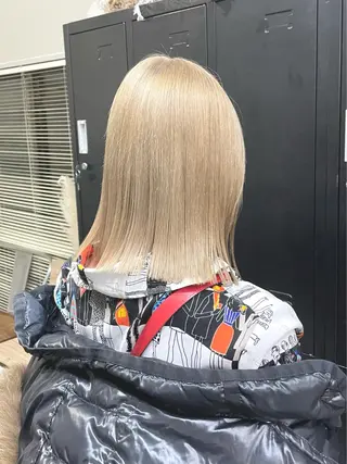 ミディアム カラー パーマ ヘアアレンジ メンズ キッズ ネイル マツエク・マツパ 切りっぱなしヘアボブ ミディアムヘアRYOのヘアスタイル