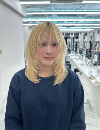 ロング カラー ヘアアレンジ 艶カラー/ハイトーン /レイヤーカットのヘアスタイル