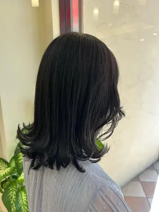 ミディアム カラー 最高の髪質改善🩵 艶カラー 惠美のヘアスタイル
