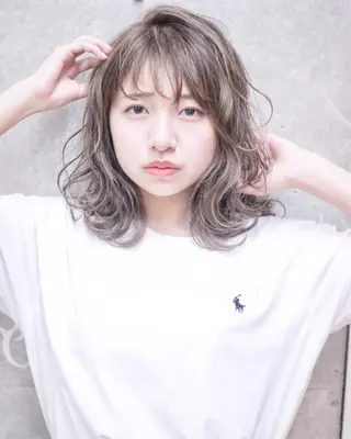 ミディアム カラー 及川 光のヘアスタイル