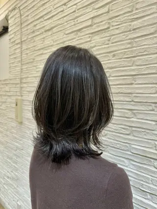 ミディアム 前平 友慈のヘアスタイル