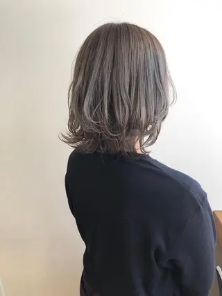 ショート カラー MIOベージュカラー 柔らかいカラーのヘアスタイル