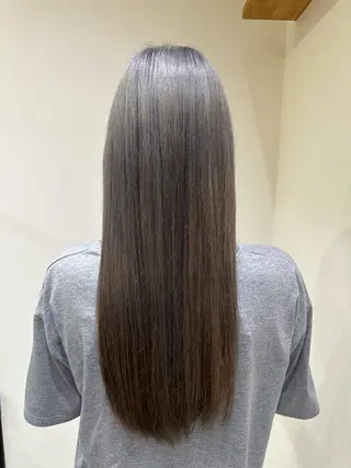 ロング カラー 伊藤 旭華のヘアスタイル