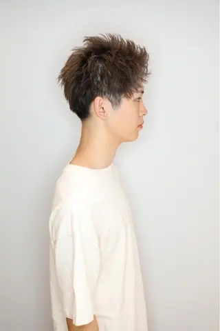 メンズ 髪質改善✨透明感カラ ー🌈シエルブルーのヘアスタイル