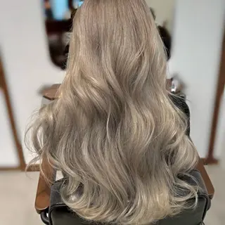 ロング 坂本 璃里杏のヘアスタイル