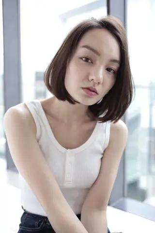 ミディアム 松島 涼花のヘアスタイル