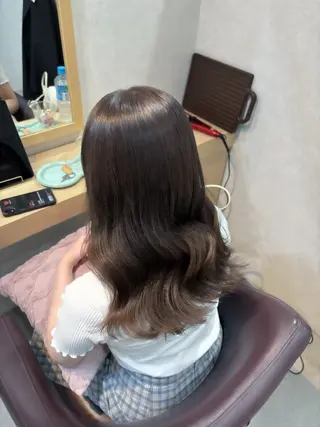 セミロング ブラウンカラー 🫧tomoka🫧のヘアスタイル