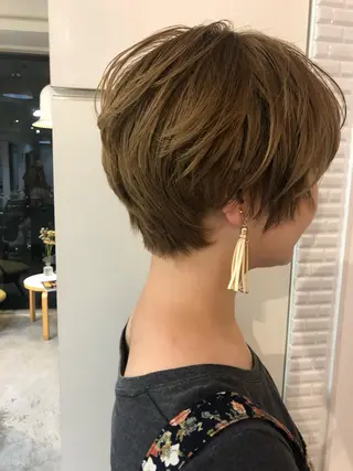 ショート カラー 🌈圧倒的デザイン力 内井省吾のヘアスタイル