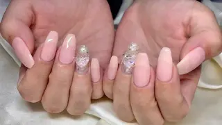 ネイル マツエク・マツパ アイブロウ Nail&eye Belire 新宿のネイルデザイン