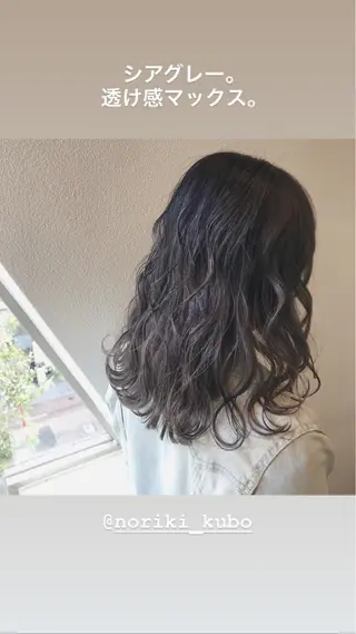 ミディアム カラー lani ブリーチ /ダブルカラーのヘアスタイル