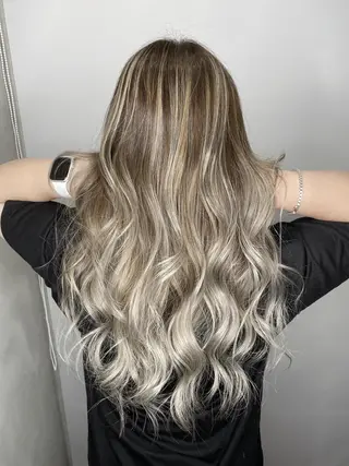 ロング カラー ヘアアレンジ Belle hair Design青野大貴のヘアスタイル