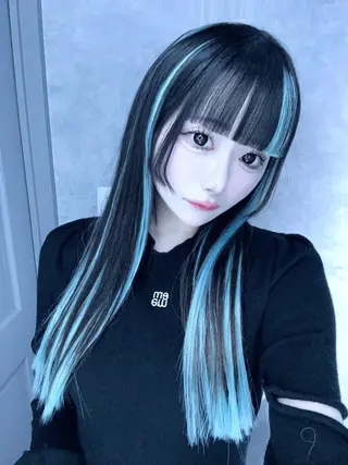 ロング カラー オフホワイトアンドなんば所属・福西 洋斗のヘアスタイル