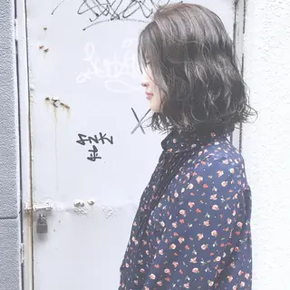 ミディアム カラー 井上 美奈子のヘアスタイル