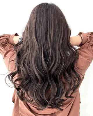 カラー ALIVE 小池柚葉のヘアスタイル