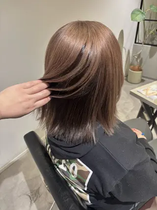 ミディアム YURINO /ボブ ベージュ/ハイトーンのヘアスタイル