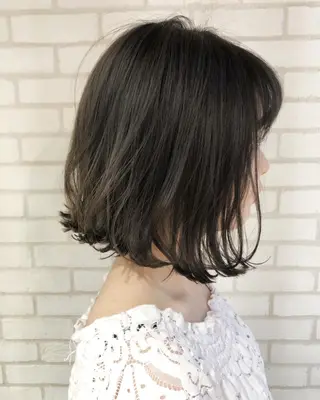 ショート カラー 小島 侑衣のヘアスタイル