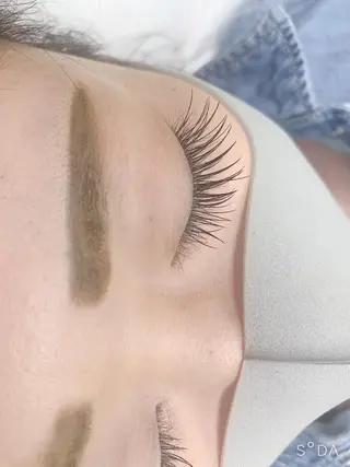 マツエク・マツパ 中村 眞歩のヘアスタイル