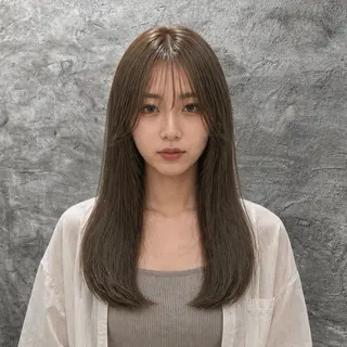 セミロング カラー 小島 咲音/艶カラー /レイヤー/縮毛矯正のヘアスタイル