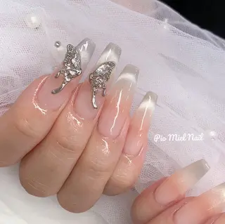 セミロング momo 長さだしのネイルデザイン