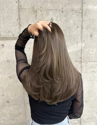 セミロング カラー ハイトーン/透け感 カラー🎀真香のヘアスタイル