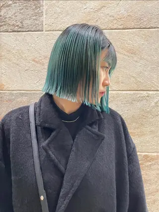 ショート カラー オカモト ミユウのヘアスタイル