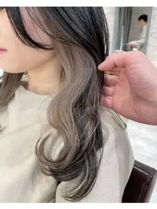 ミディアム レイヤー・カット モデル・透明感カラーのヘアスタイル