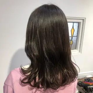 セミロング カラー 横瀬 稀のヘアスタイル