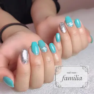 ネイル -nailroom- familiaのネイルデザイン
