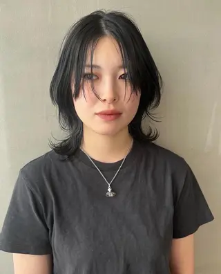 ミディアム カラー パーマ ヘアアレンジ メンズ キッズ ネイル マツエク・マツパ アイブロウ ウルフレイヤーカット /チヒロのヘアスタイル