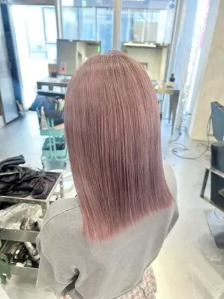 ミディアム あやめ🪽 オリーブ/ハイトーンのヘアスタイル