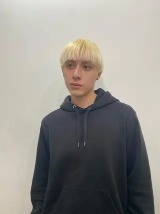 ショート ブリーチカラー急募✨ KENICHIのヘアスタイル