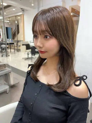 セミロング CHIC 岩下真衣のヘアスタイル