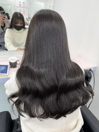 セミロング 透明感カラー🫧 レイヤーカットのヘアスタイル