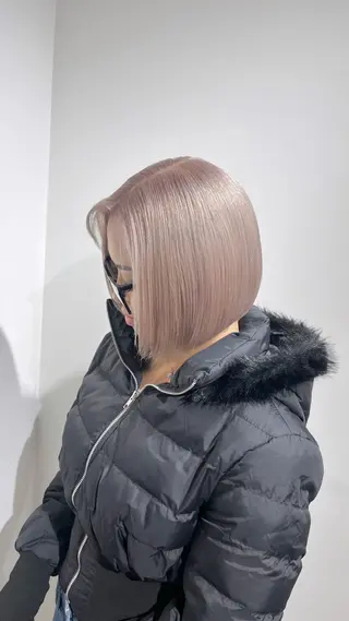 ショート カラー 吉原葵/ハイトーン /インナーカラーのヘアスタイル