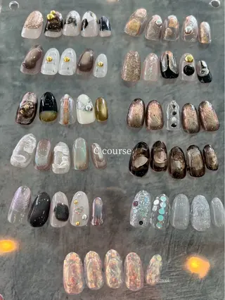 ミディアム ︎ ユイナのネイルデザイン