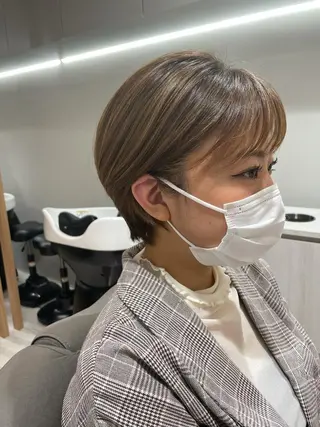 ショート 太田ありさ クリーミーヘアカラーのヘアスタイル