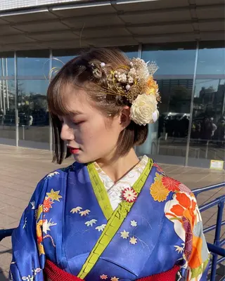 ショート ヘアアレンジ Yui. レイヤー/パーマのヘアスタイル
