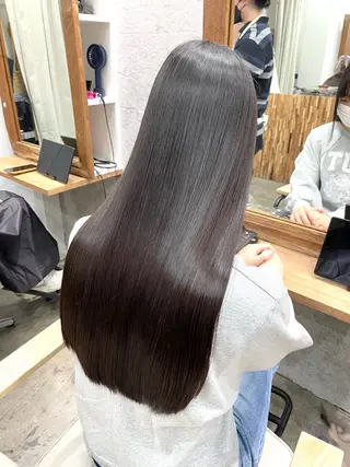 ロング タマシロカリン 艶カラー/レイヤーのヘアスタイル