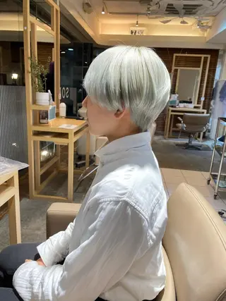 ショート カラー レイヤーカット 特化型シオンのヘアスタイル