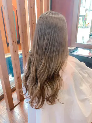 ロング カラー 井上 美奈子のヘアスタイル